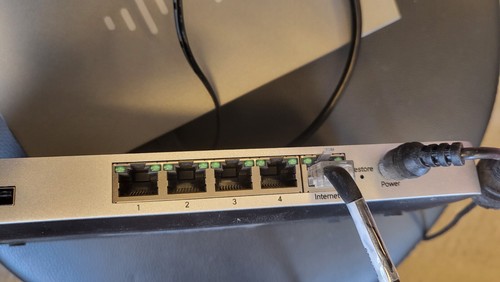 2 cisco routers - Picture 5 of 5