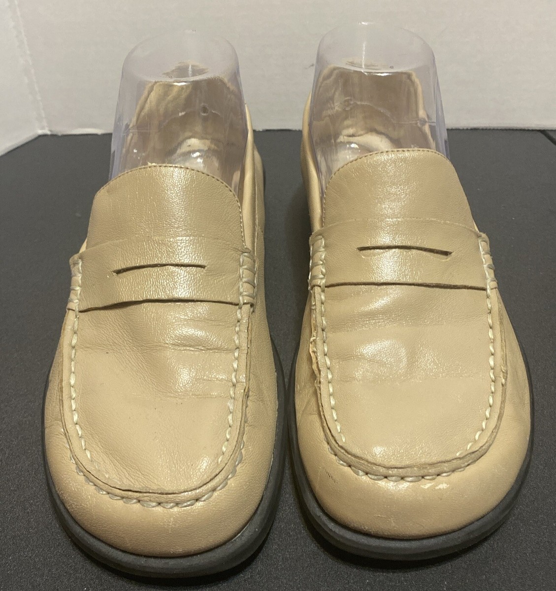 AEROSOLES Beige Leather Penny Loafers Mocassin Womens Size 8  display picture 3