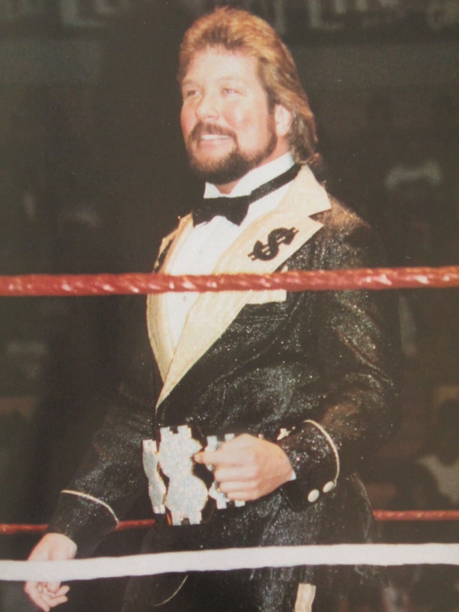 洋書・プロレス　W.W.F. Superstars of Wrestling 数々の賞を受賞 WWF Superstars Of Wrestling - Hardcover Book