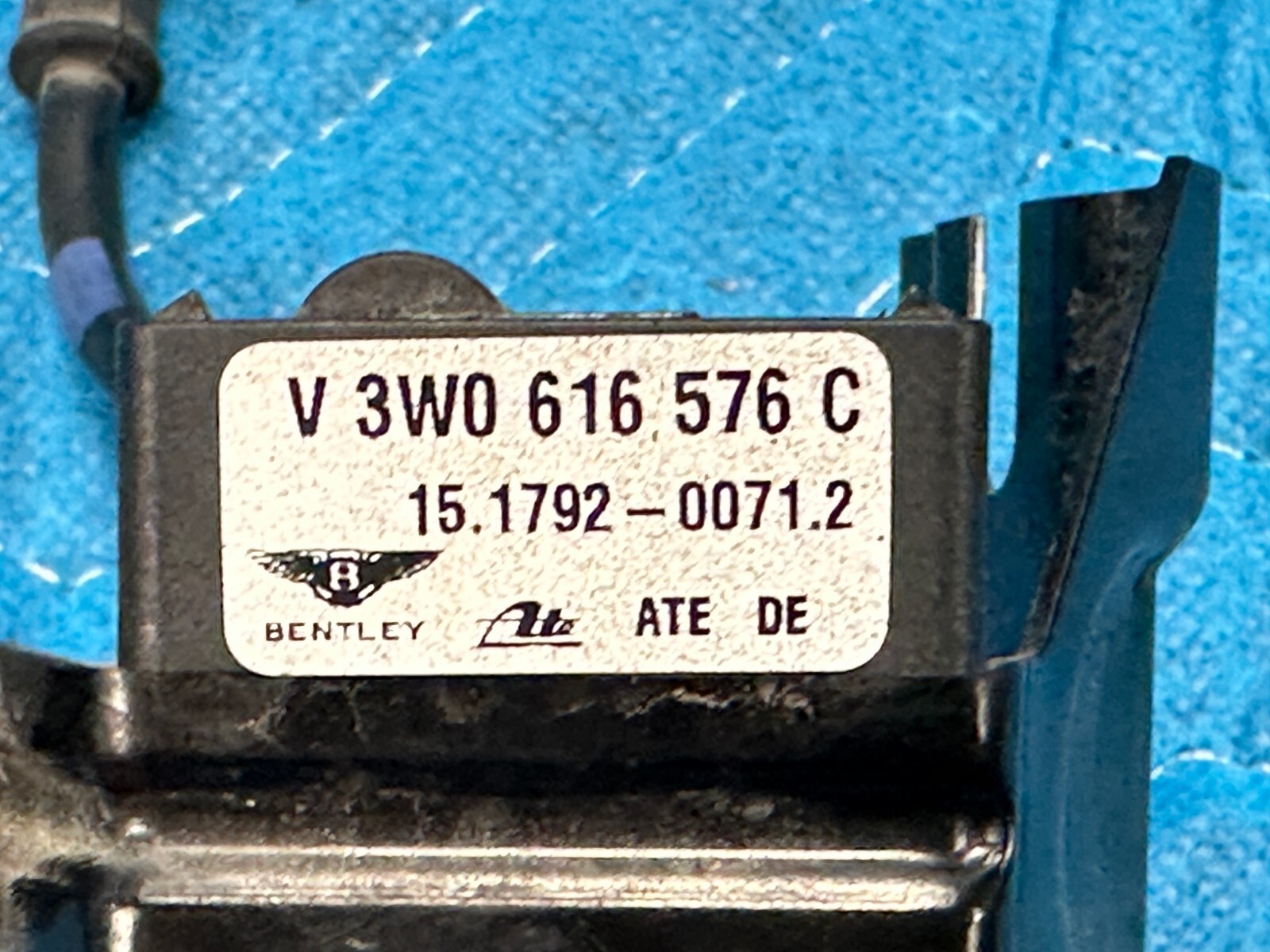 Bentley Contin Flying Spur Acceleration Sensor Passenger Side 29k 2006-2012 OEM