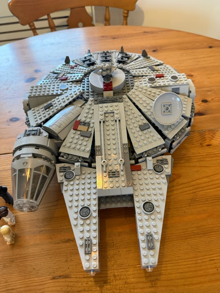 LEGO Star Wars 7965 Millennium Falcon, photo 4 sur 5