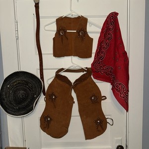 VTG Western Chaps,Vest, Belt, Cowboy Hat And Red Bandana For Little Boys/ Girls.
