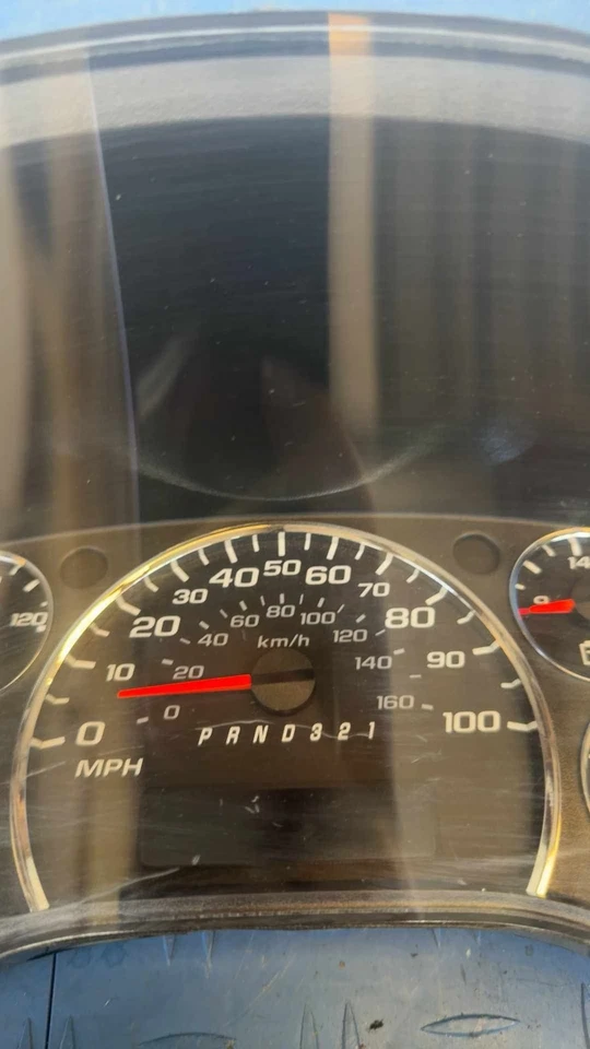 08 09 雪佛兰 EXPRESS 3500 速度表(集群)美国柴油油 # 25998313 — 第 3/4 张图片