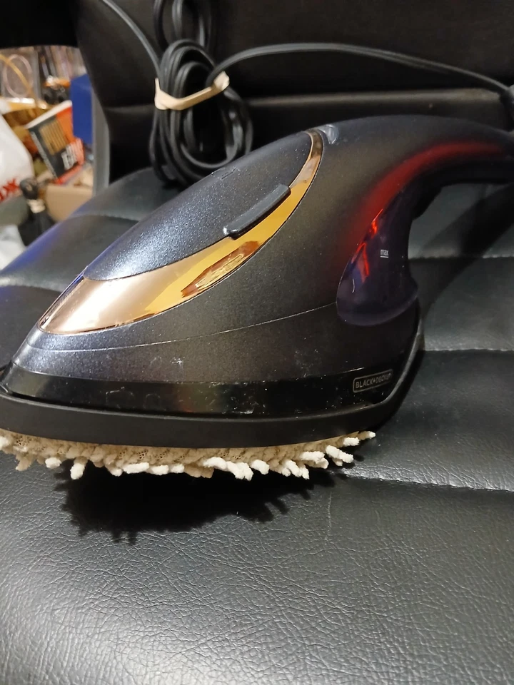 B &D Press & Steam 2-in-1 Iron and Steamer, 180% More Steam & One Temperature - Image 3 of 4