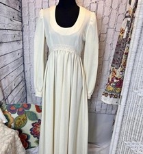 1970s Vintage Wedding Dress Bust  32  Hip  40   Length  56  