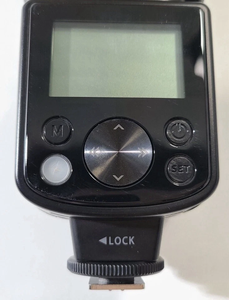 Neewer NW-670 TTL On-Camera Flash - Image 3 of 4