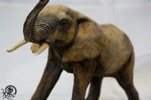 Elefant erhobener Rüssel Tierfigur Figur grau groß Nr. 1424 - Bild 2 von 9