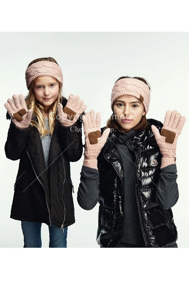 Guantes suaves con pantalla táctil inteligentes cálidos de invierno tejidos confeti exclusivos de C.C para mujer Foto 3 de 4