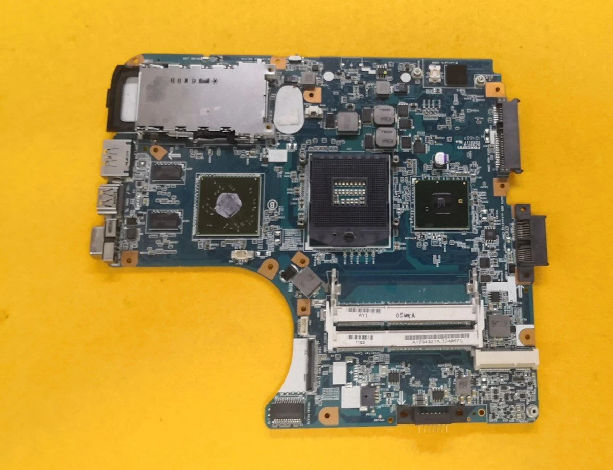 Démontage de la carte mère avant réparaton. Sony Vao Tout-en-Un