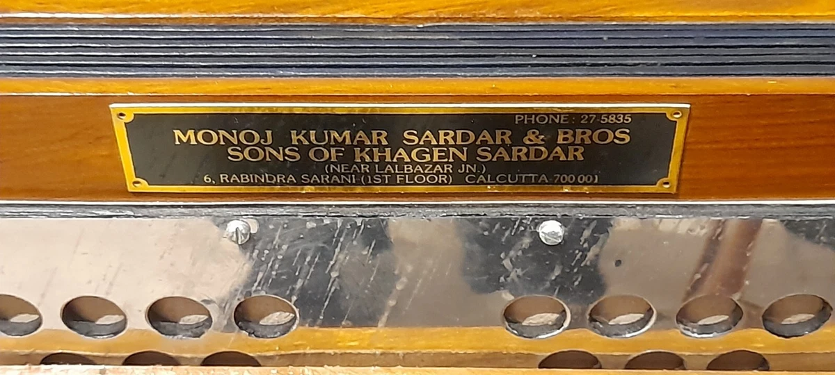 Harmonium From INDIA. Made By Monoj Kumar Sardar Bros KHAGREM SARDAR. Used