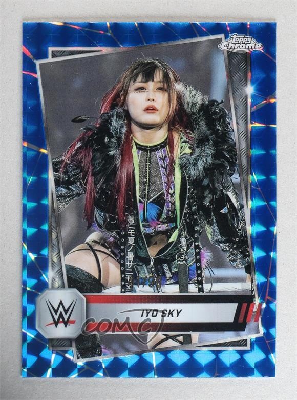 2025 Topps Chrome WWE Blue Geometric Refractor 41/99 Iyo Sky #99 1co7