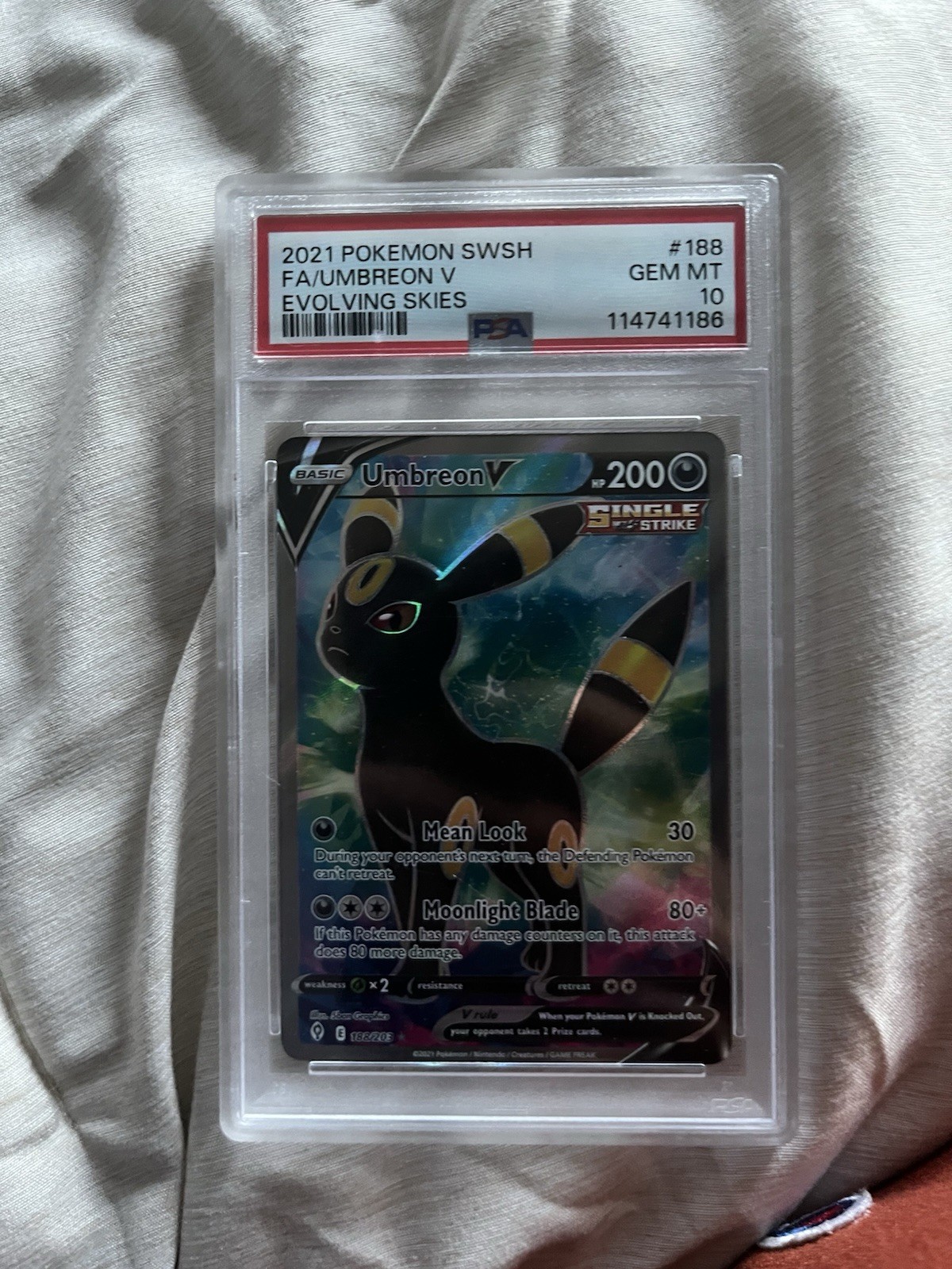 Pokémon Umbreon V Full Art Ultra Rare Holo SWSH07 Evolving Skies 188/203 PSA 10