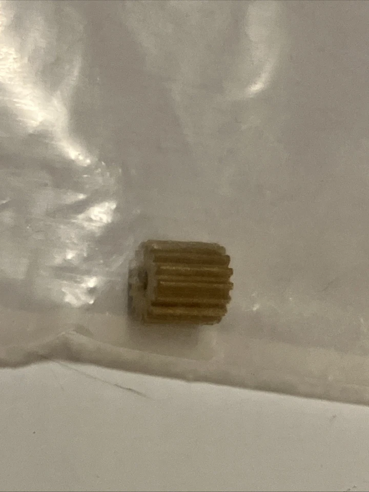 LOT OF HELIMAX AXE CP PART # HMXE8621 HEAD BOLT & NUT HMXE8023 BRUSHLES - Image 4 of 4