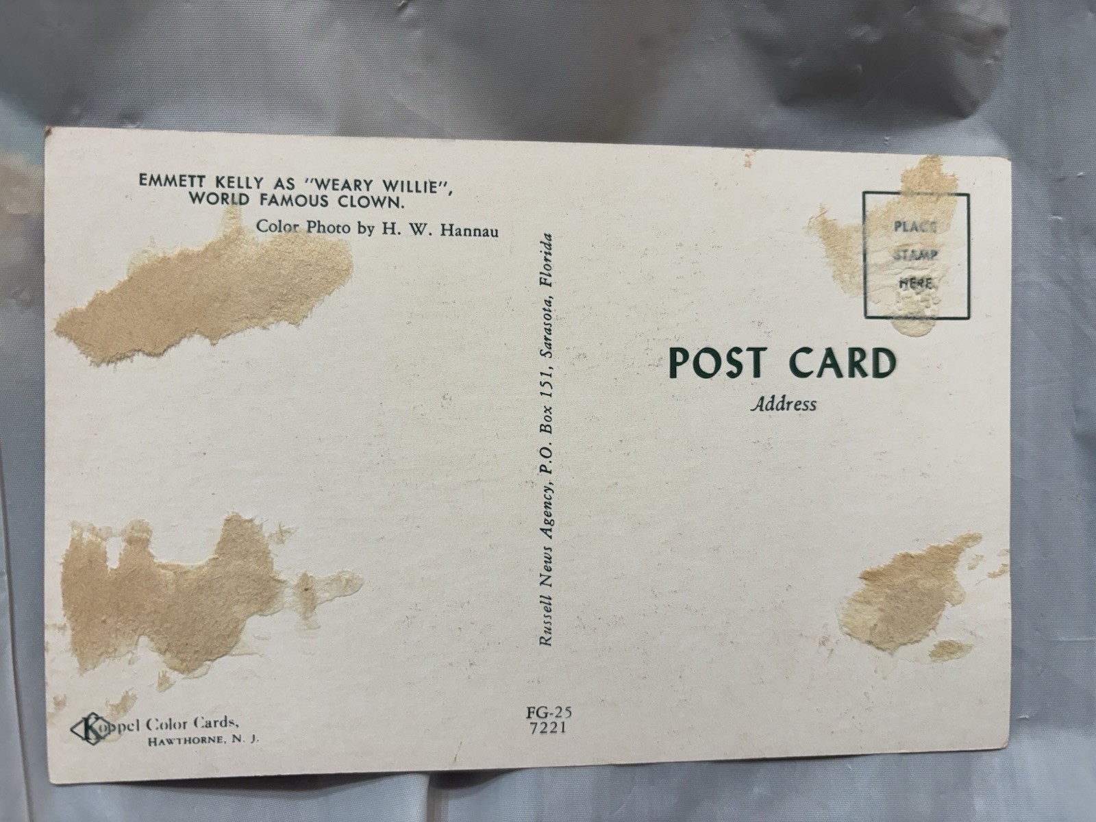 VINTAGE UNPOSTED POSTCARD EMMETT KELLY AS "WEARY WILLIE" WORLD FAMOUS CLOWN