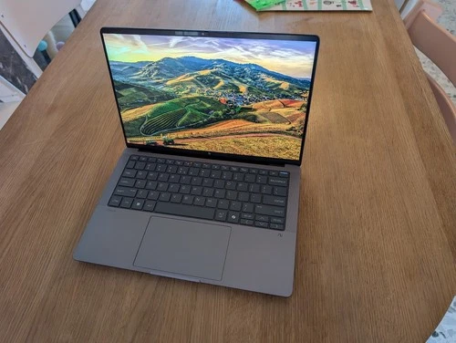 HP ZBook Ultra G1a 14", Ryzen AI Max+ 395, 64GB memory, 1TB SSD