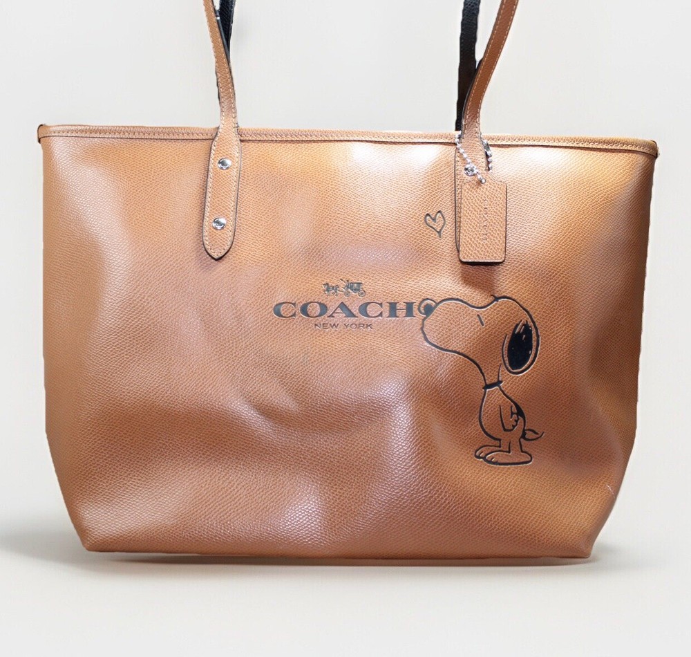 Coach X PEANUTS SNOOPY CITY ZIP TOTE  - Read