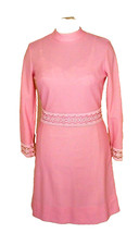 70S DRESS PINK POLYESTER DAY DRESS LACE LONG SLEEVE VINTAGE 1970S 36X30X38 MED
