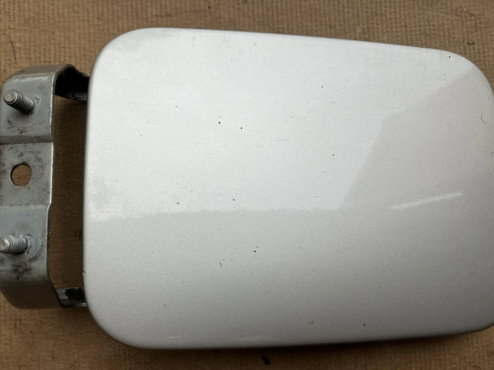 Mercedes Benz W124 E 320 E320 1995 vagón llenado de combustible tapa de puerta de gas cubierta exterior Foto 3 de 4