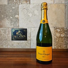 Veuve Clicquot Ponsardin Yellow Label Brut Champagne wine [NEW label style]