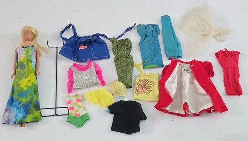 X-798 VINTAGE 1960/70'S MATTEL MALIBU BARBIE DOLL W/ TAGGED BARBIE CLOTHING