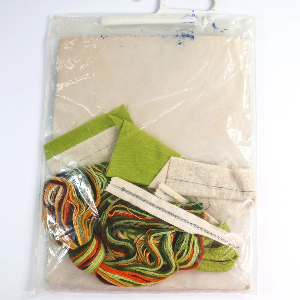 Kit Crewel Criativo Vintage Bucilla Forest Flowers para Travesseiro 14 polegadas 2183 Folhas - Imagem 4 de 4