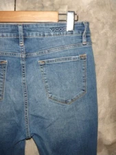 VIGOSS DISTRESSED ACE HIGH RISE SKINNY JEANS SIZE W 28 L 27 ... WOW!!!