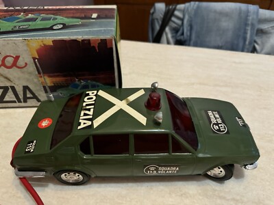 Voiture Filoguidée Reel Toys Alfetta Rally – Vintage, Italie, 3-4 Ans