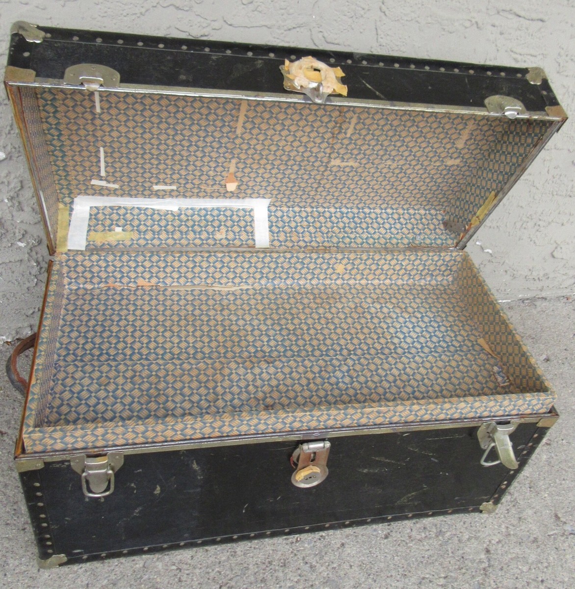 innovator Vintage trunk 約29L Vintage Innovation New York Steamer Trunk | Chairish