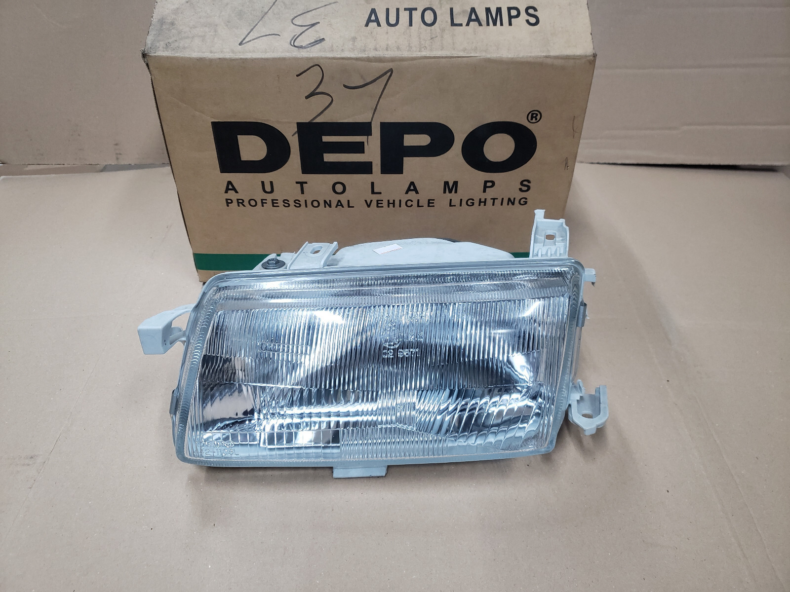 Phare gauche Opel Astra F terne : remplacez l'optique conducteur 91-94