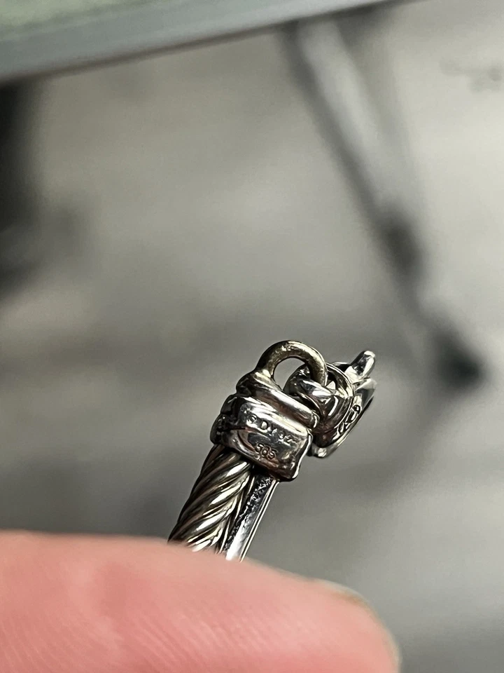 Brazalete de eslabones de diamantes cruzados de oro blanco 925 y 585 David Yurman Foto 4 de 4