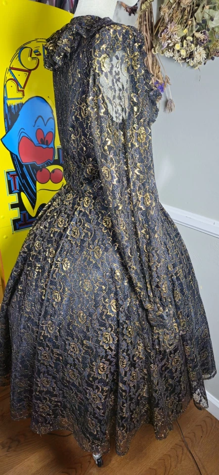 Vintage 1970s Black And Gold Party Dress With Zipper Front - Image 4 of 4
