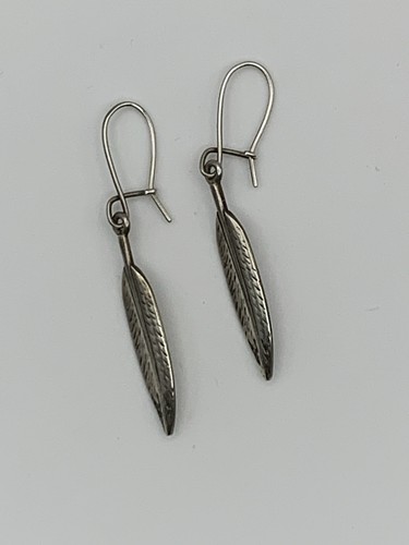 Dainty Vintage Native American Style Sterling Feather Dangle Earrings Pierced