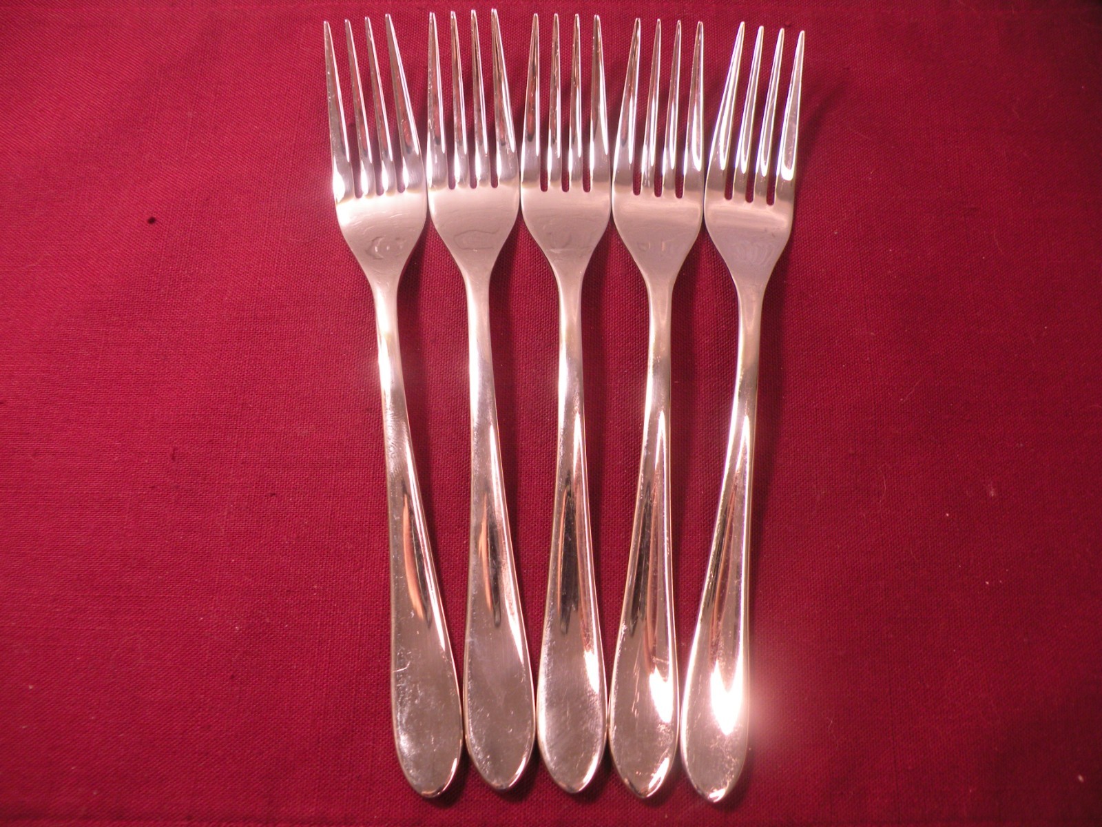 Set of 5 Mikasa EMILE Dinner Forks 18/10 Glossy Stainless Steel Flatware 8 1/8"