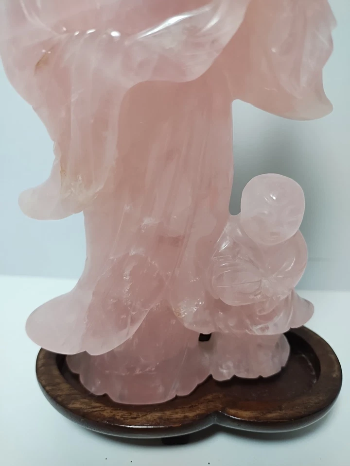 Antigua estatua china tallada de cuarzo rosa cristal Kwan Yin Guanyin mujer niño Foto 3 de 4