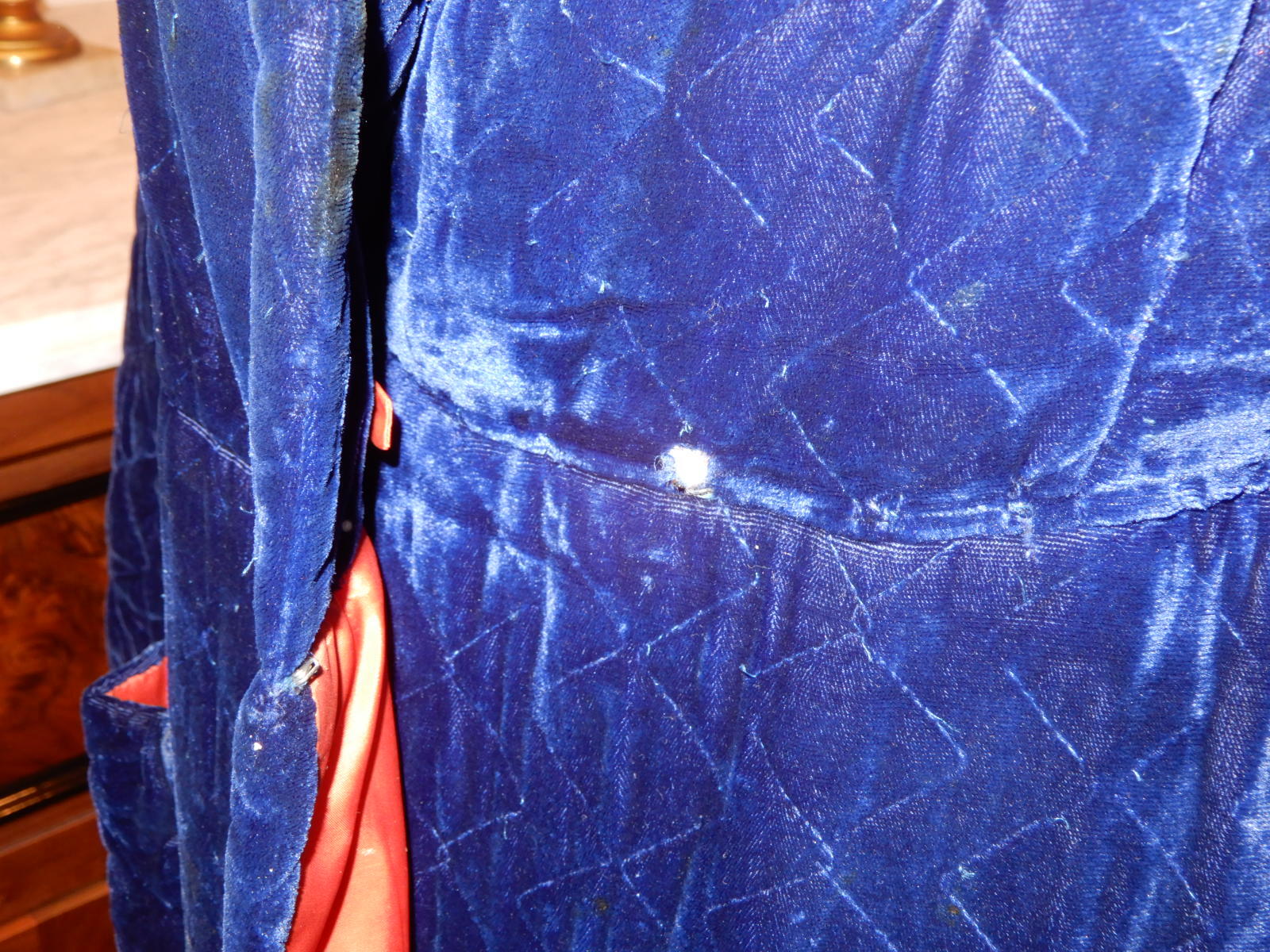 ANTIQUE EARLY 1900s MENS BLUE VELVET ROBE Gem