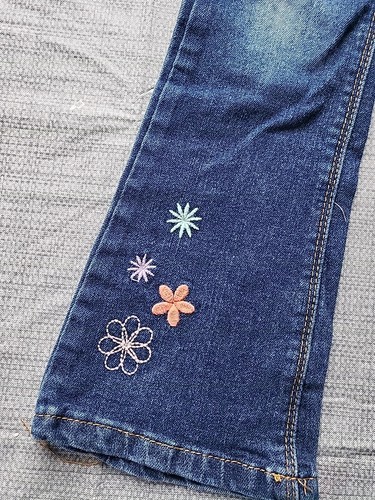 Girls Wallflower Girl Jeans Size 6X With Flowers Embroidery Never Worn - Picture 2 of 7