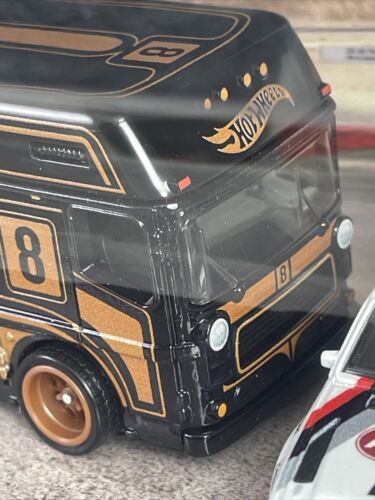 Hot Wheels 2023 Premium Set Track Day Euro Hauler Audi Lamborghini Diorama Set - Picture 4 of 23