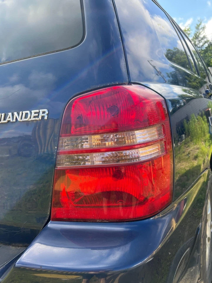 Rear Bumper Assembly TOYOTA HIGHLANDER 01 02 03 Foto 4 de 4