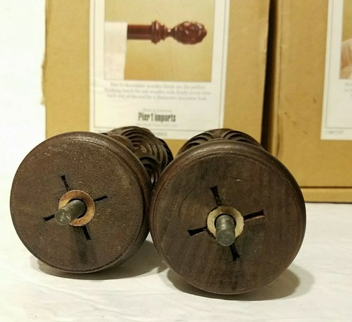Hermoso Juego de Soportes y Acabados de Madera Oscura Tallados Pier 1 Festoneados Nuevo en Caja - Imagen 5 de 12