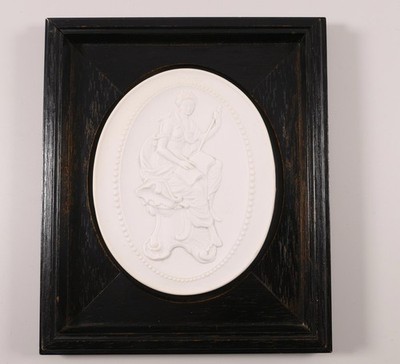 Meissen Wandplakette Muse der Dichtung Kalliope 1. Wahl im schwarzen Rahmen