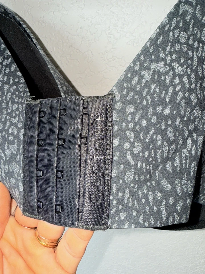 Lane Bryant CACIQUE Sujetador Ligeramente Forrado Acolchado Camiseta Con Aros Negro Gris 44D I Foto 4 de 4