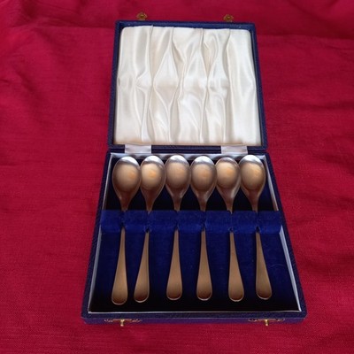 SET MIT SECHS RETRO ROBERT WELCH OLD HALL TEE-/KAFFEELÖFFELN