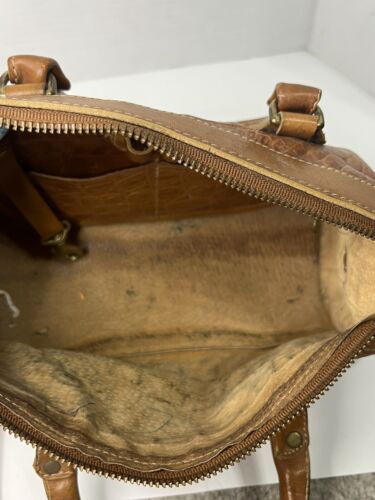 Bolso para mujer Brahmin de cuero marrón reptil texturizado tono dorado herrajes de colección - Imagen 15 de 17