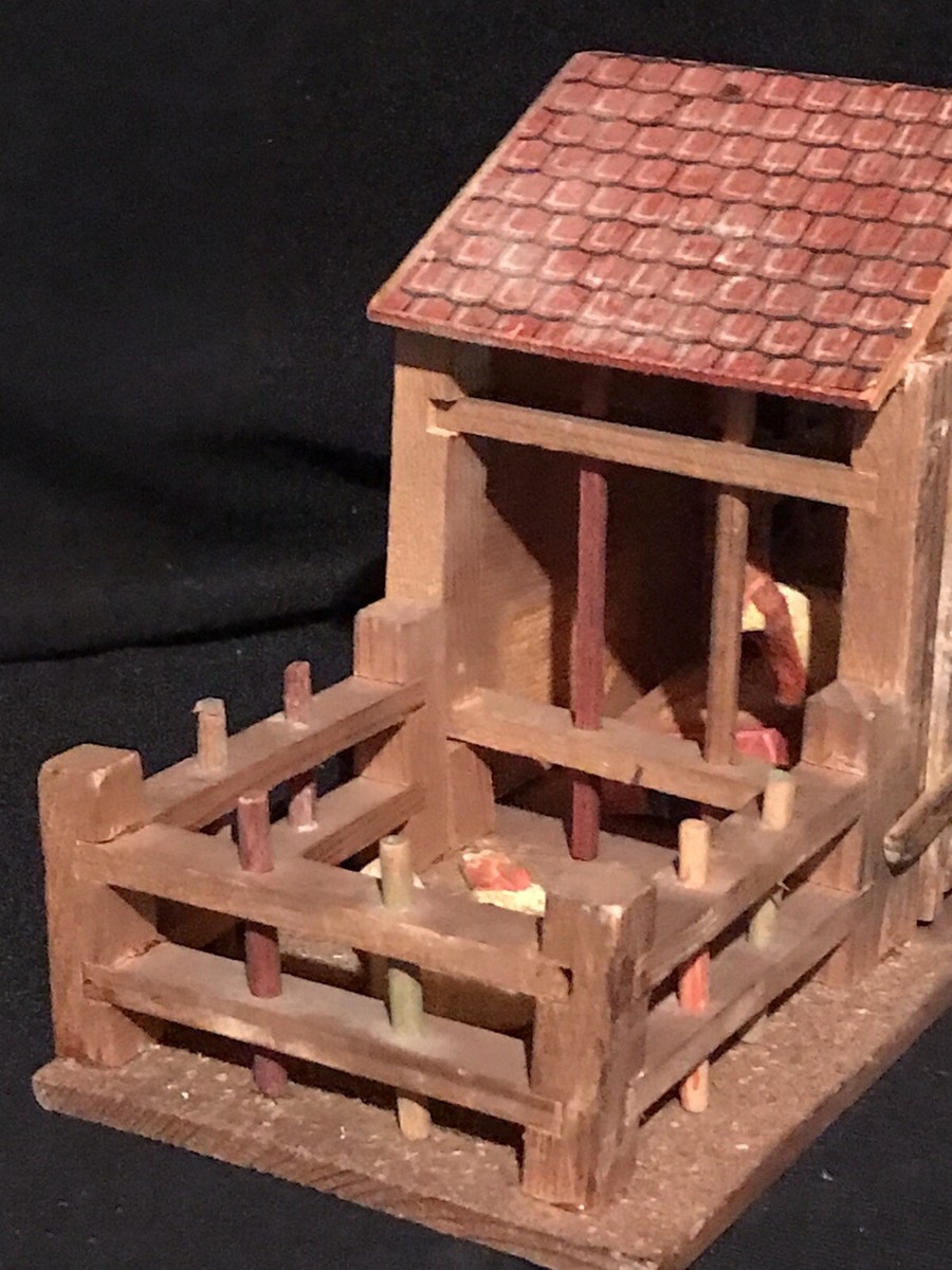 Antique Vintage Primitive Farm Chicken Coop Yard Putz