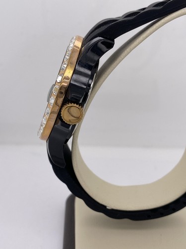 Reloj Invicta para damas con bisel de cristal dorado rosa esfera negra correa IBI10067-009 - Imagen 3 de 8
