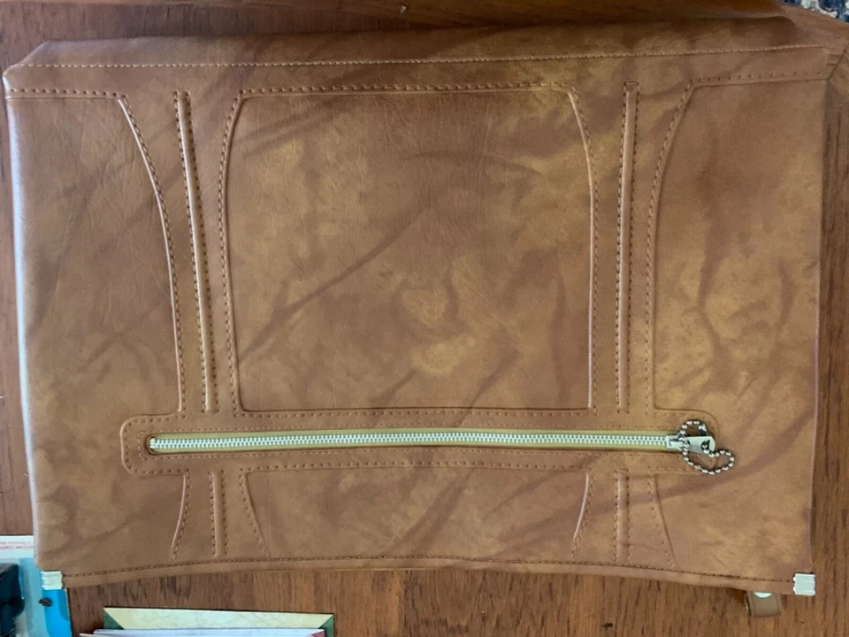 Maletín portafolio vintage American Tourister bronceado con cremallera Foto 2 de 3