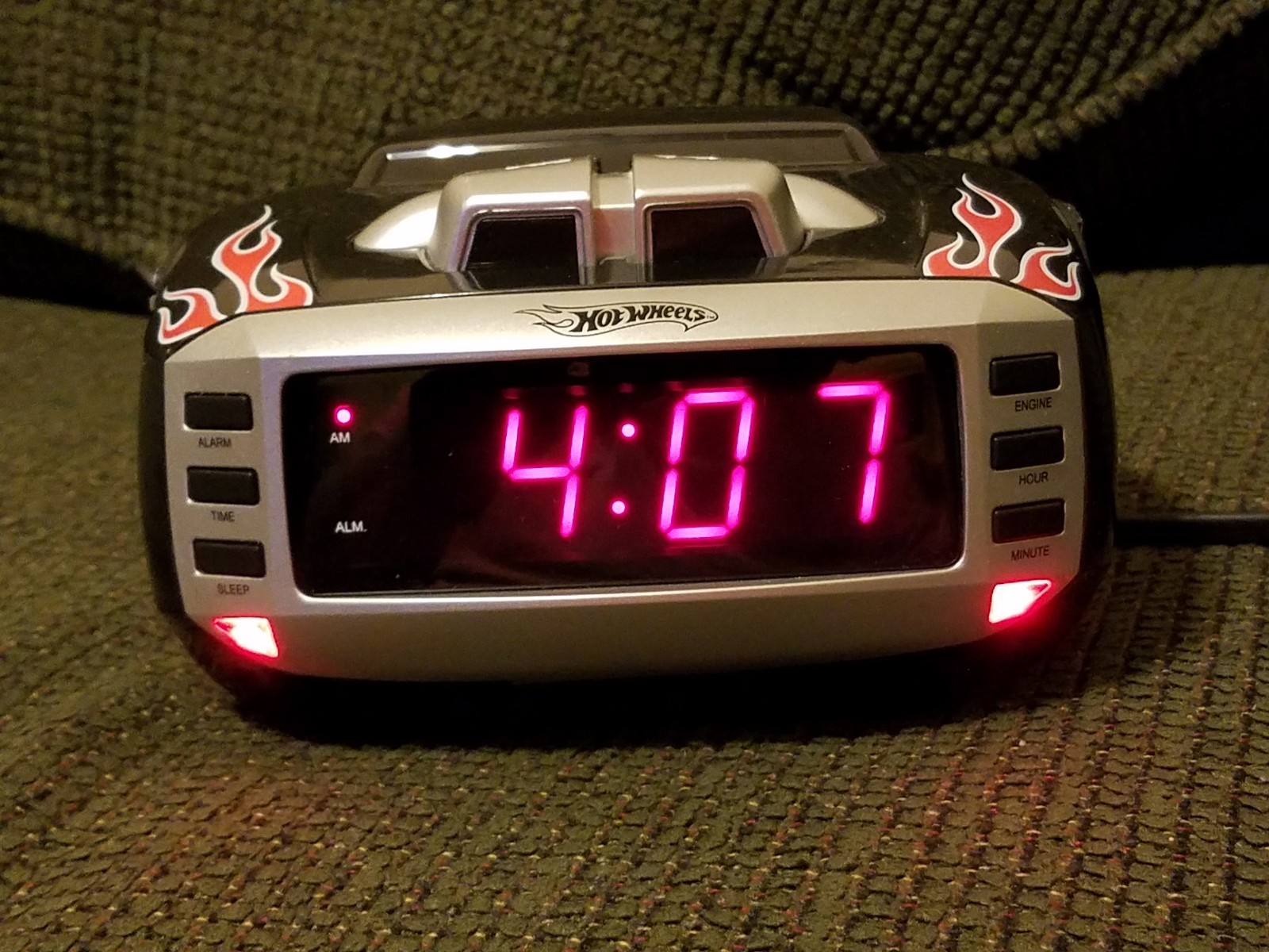 Emerson Hot Wheels Snore Alarm Clock AM/FM Radio Red/Black Flames, HW800 LED †