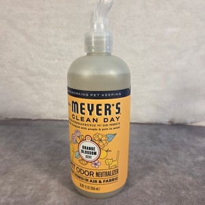 Mrs Meyers Clean Day Pet Odor Neutralizer Orange Blossom 12 Oz top broken