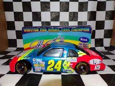 Jeff Gordon 24 DuPont 1995 Champion Monte Carlo 1:24 scale car BW Bank Action