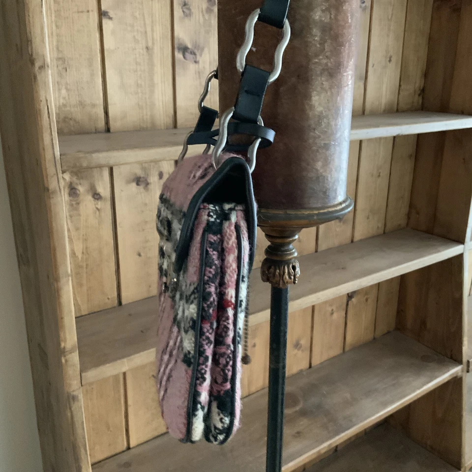 #RARO# ¡¡Bolso de mano Burberry rosa vintage con cerradura de llave!!! Foto 4 de 4